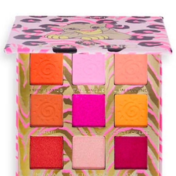 Makeup - Picture 1 of 1